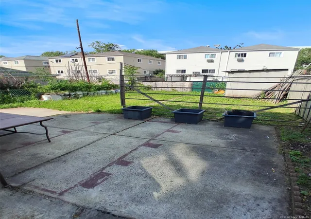 Photo 3 of Sale Pending at 636 Logan Ave, New York, NY 10465 | MLS# 1015035 | Listing updated on 2026-09-05
