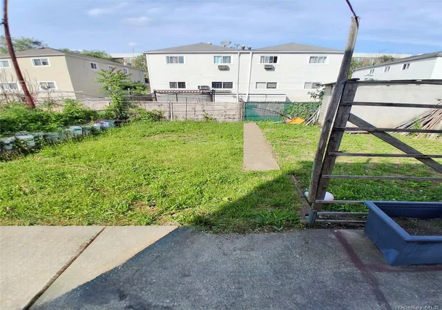 4th image of 636 Logan Ave, New York, NY 10465 | MLS# 1015035