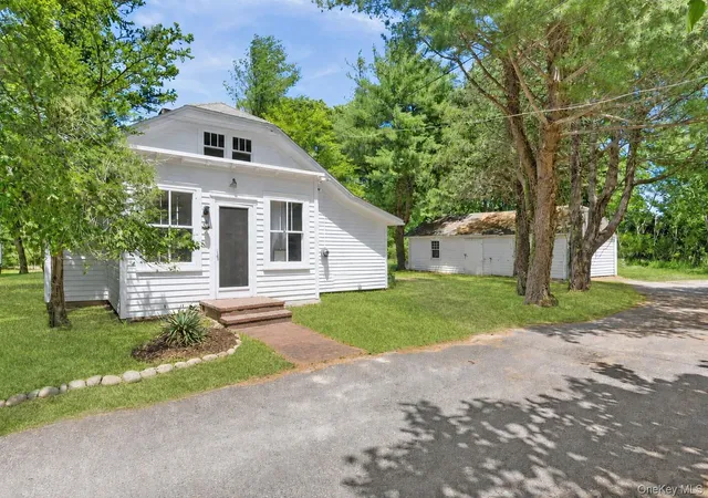 8th image of 108 Jessup Ave, Quogue, NY 11959 | MLS# 1015040