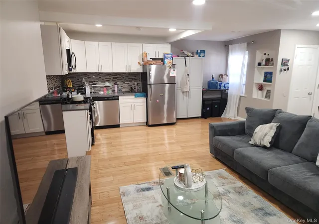 3rd image of 3324 Gunther Ave, New York, NY 10469 | MLS# 1015048