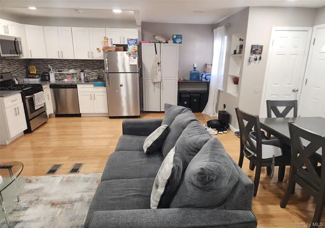 4th image of 3324 Gunther Ave, New York, NY 10469 | MLS# 1015048