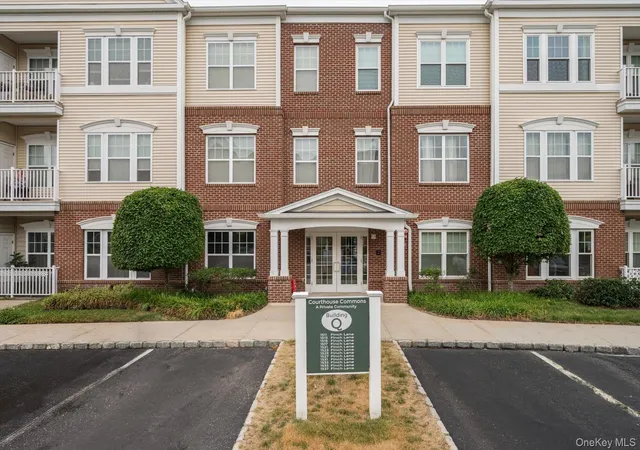 Photo 1 of Sale Pending at 1525 Building Q Finch Ln #1525, Islip, NY 11722 | MLS# 1015062 | Listing updated on 2026-08-14