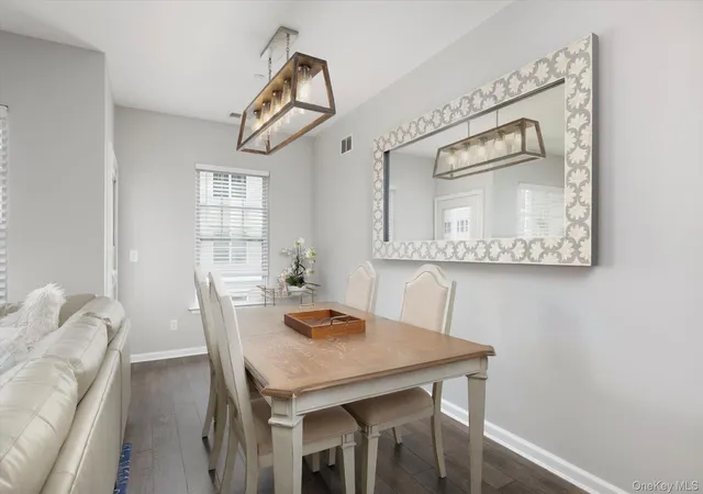 Photo 4 of Sale Pending at 1525 Building Q Finch Ln #1525, Islip, NY 11722 | MLS# 1015062 | Listing updated on 2026-08-14