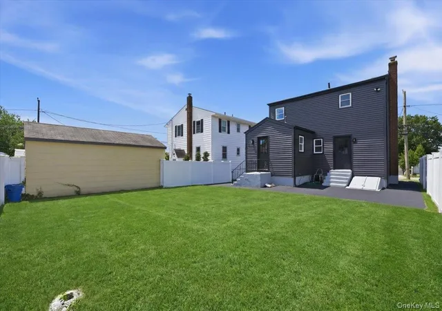 36th image of 20 Wyona Ave, Babylon, NY 11757 | MLS# 1015064