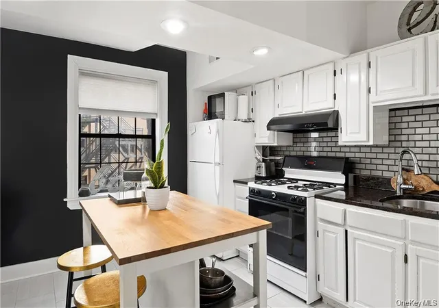 Homes for sale in White Plains, NY | 23 Old Mamaroneck Rd #ST4, White Plains, NY 10605 | MLS# 1015080