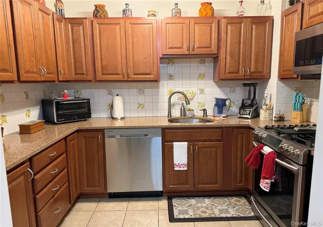 Homes for sale in Greenburgh, NY | 177 E Hartsdale Avenue #2U, Greenburgh, NY 10530 | MLS# 1015090
