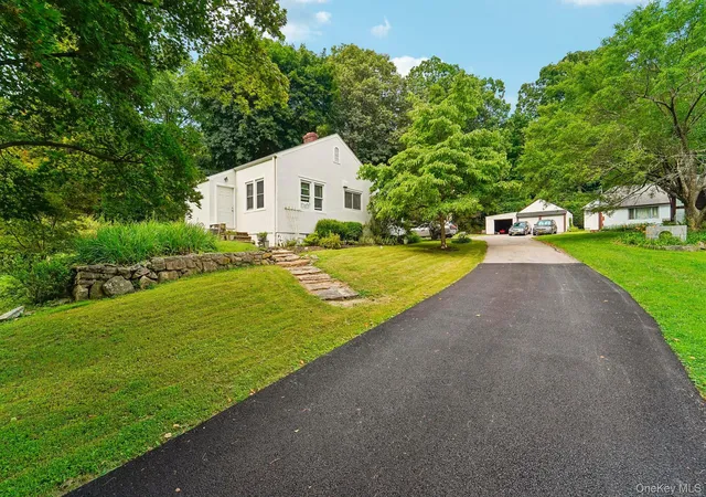 Photo 1 of Single family home for sale at 77 Baron De Hirsch Rd, Cortlandt, NY 10517 | MLS# 1015097 | Listing updated on 2026-09-08