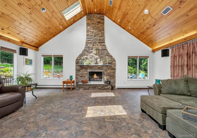 Photo 3 of Single family home for sale at 701 Fair St, Patterson, NY 10512 | MLS# 1015098 | Listing updated on 2026-10-01