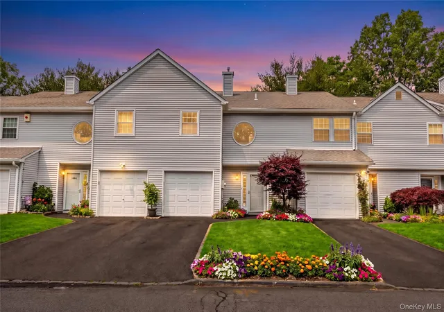 Photo 1 of Sale Pending at 1406 Sara Cir, Brookhaven, NY 11776 | MLS# 1015102 | Listing updated on 2026-08-27