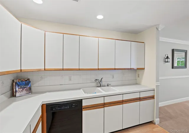 Photo 3 of Sale Pending at 1406 Sara Cir, Brookhaven, NY 11776 | MLS# 1015102 | Listing updated on 2026-08-27