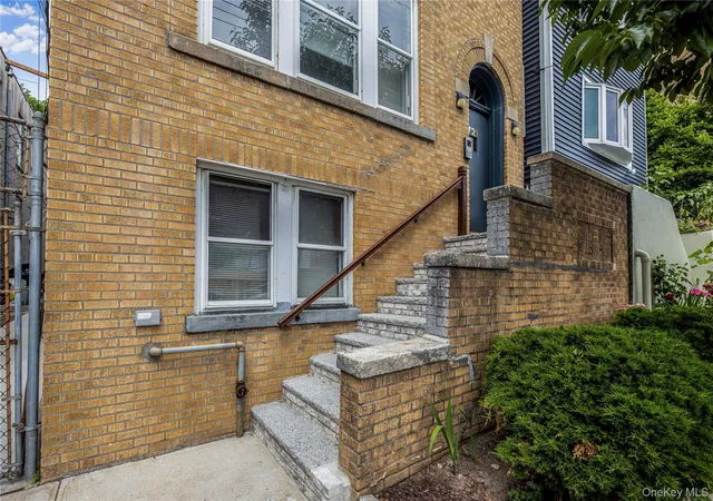 2nd image of 721 E 242nd St, New York, NY 10470 | MLS# 1015109