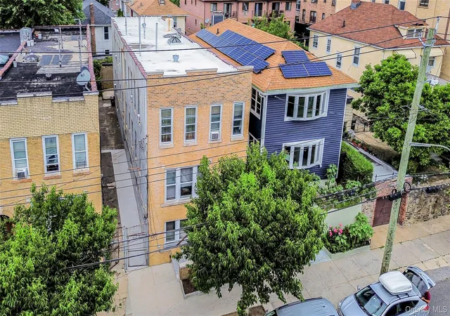 39th image of 721 E 242nd St, New York, NY 10470 | MLS# 1015109