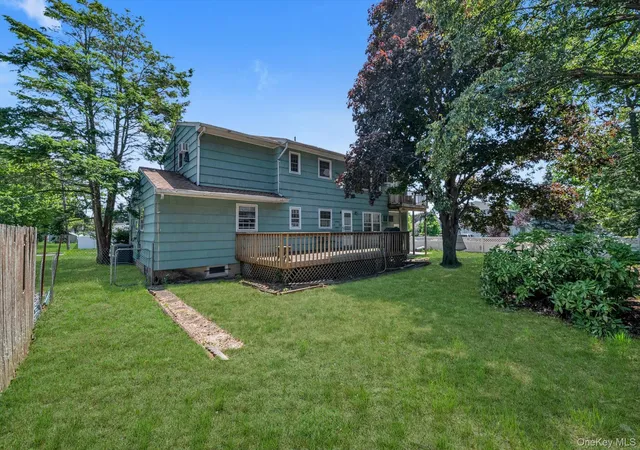 Photo 3 of Sale Pending at 16 22nd Street, Oyster Bay, NY 11753 | MLS# 1015111 | Listing updated on 2026-08-01