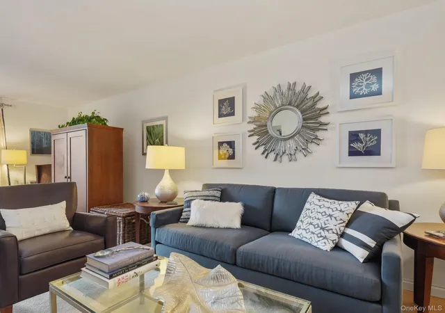5th image of 666 Pelham Rd, New Rochelle, NY 10801