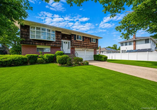 Photo 3 of Single family home for sale at 4007 Clark St, Hempstead, NY 11783 | MLS# 1015142 | Listing updated on 2026-09-05