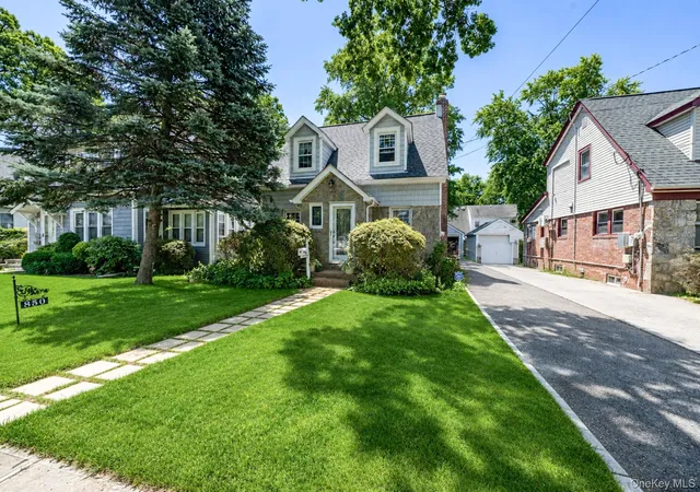 2nd image of 850 Linden Ave, Hempstead, NY 11510 | MLS# 1015157