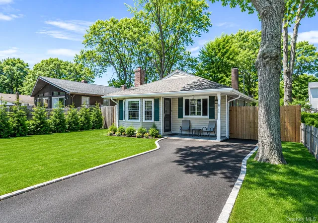 3rd image of 7 Pennwood Dr, Mastic Beach, NY 11951 | MLS# 1015158