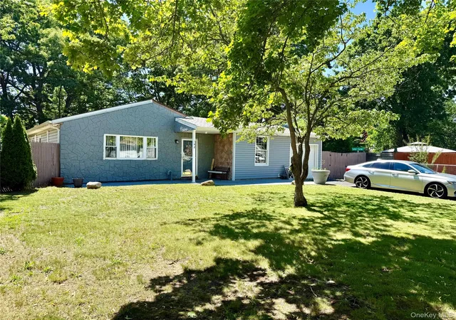 3rd image of 142 Palmer St, Islip, NY 11717 | MLS# 1015160