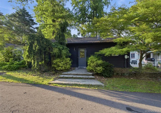 Homes for sale in Clarkstown, NY | 126 New Valley Rd, Clarkstown, NY 10956 | MLS# 1015164