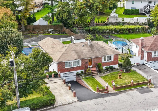 2nd image of 181 Roundhill Dr, Yonkers, NY 10710 | MLS# 1015165