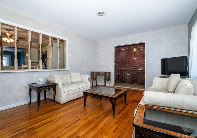 5th image of 181 Roundhill Dr, Yonkers, NY 10710 | MLS# 1015165