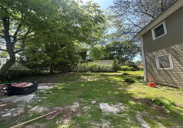 Photo 3 of Single family home for sale at 423 Hinman Pl, Mamaroneck, NY 10543 | MLS# 1015175 | Listing updated on 2026-08-12