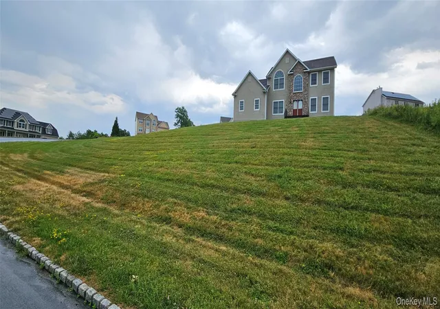 3rd image of 14 Trotter Ln, New Windsor, NY 12575 | MLS# 1015197