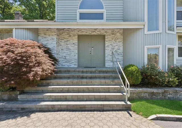 2nd image of 2 Greenwood Ln, Woodbury, NY 11797 | MLS# 1015209
