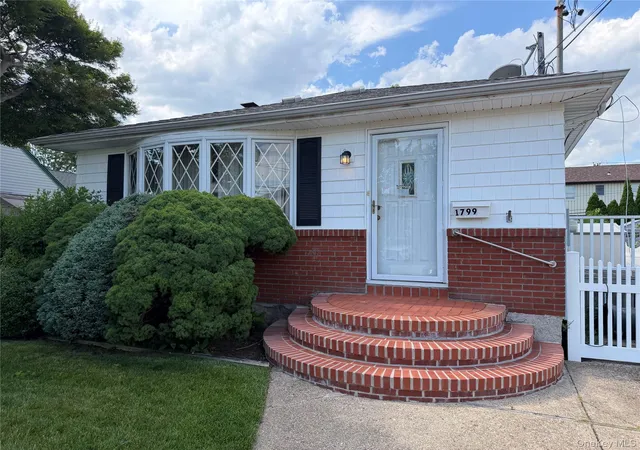 2nd image of 1799 Stone Ave, Hempstead, NY 11554 | MLS# 1015210