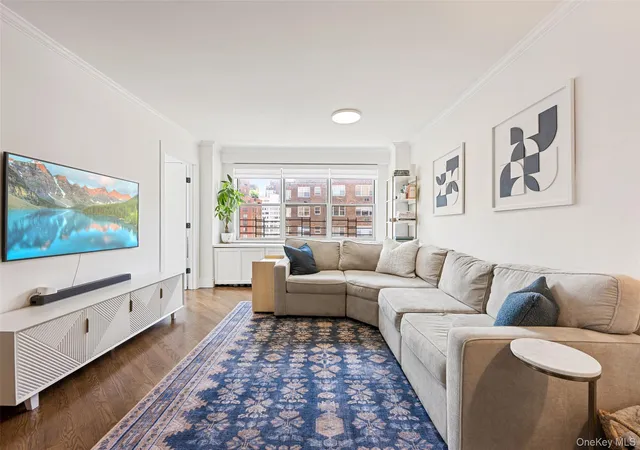 Homes for sale in New York, NY | 300 E 71st St #15G, New York, NY 10021 | MLS# 1015221
