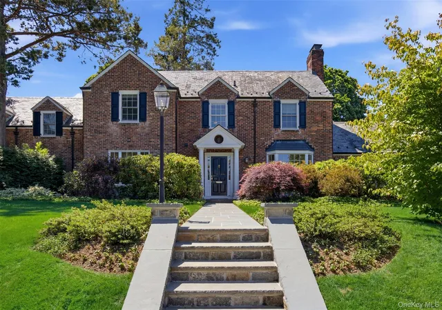 1st image of 2 Saint Marks Pl, Huntington, NY 11724 | MLS# 1015236