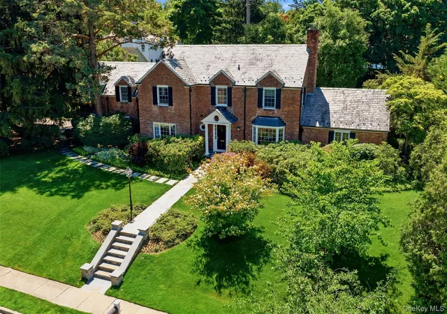 2nd image of 2 Saint Marks Pl, Huntington, NY 11724 | MLS# 1015236