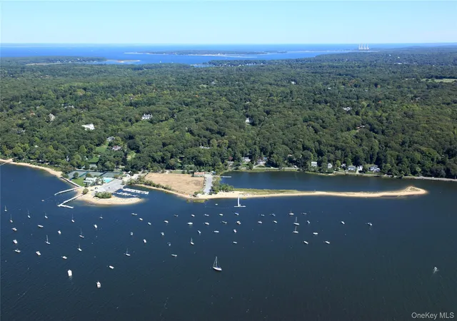30th image of 2 Saint Marks Pl, Huntington, NY 11724 | MLS# 1015236
