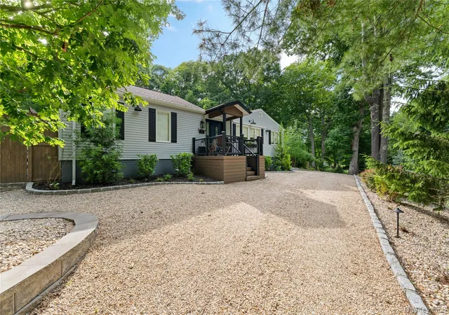 3rd image of 337 N Side Rd, Riverhead, NY 11792 | MLS# 1015247