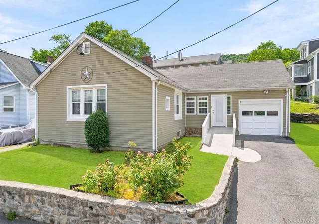 Homes for sale in Highlands, NY | 9 Hickory St, Highlands, NY 10928 | MLS# 1015264