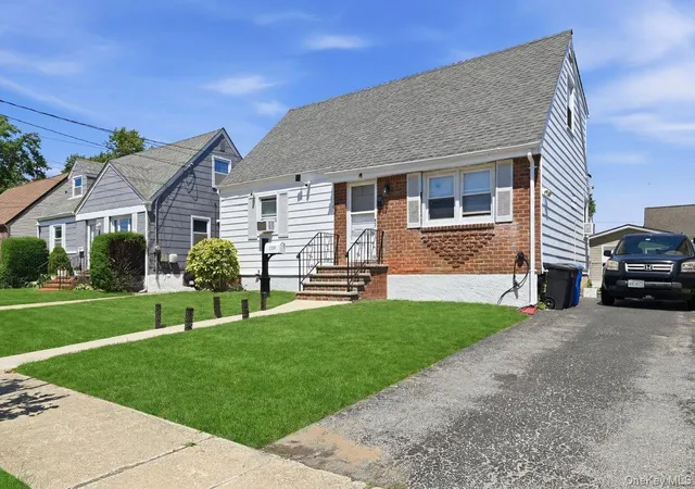 3rd image of 105 N Montague St, Hempstead, NY 11580 | MLS# 1015276