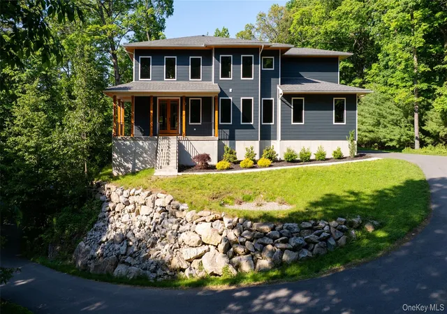 2nd image of 45 Cliffdale Ct, Poughkeepsie (town), NY 12603 | MLS# 1015277