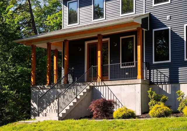 3rd image of 45 Cliffdale Ct, Poughkeepsie (town), NY 12603 | MLS# 1015277