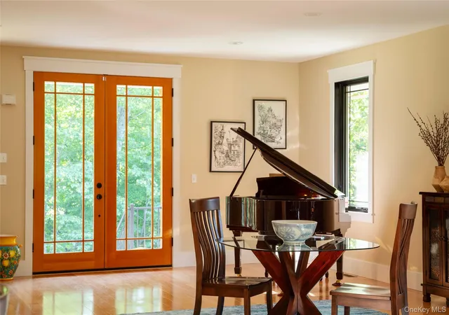 5th image of 45 Cliffdale Ct, Poughkeepsie (town), NY 12603 | MLS# 1015277
