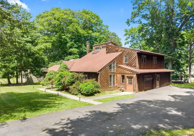 2nd image of 11 Buena Vista Rd, Suffern, NY 10901 | MLS# 1015278