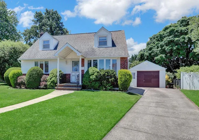 Photo 2 of Sale Pending at 955 Cedar Ct, Franklin Square, NY 11010 | MLS# 1015293 | Listing updated on 2026-06-30