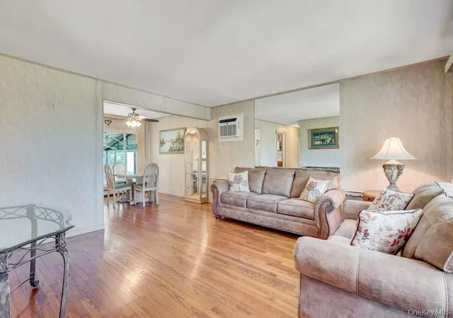 Photo 4 of Sale Pending at 955 Cedar Ct, Franklin Square, NY 11010 | MLS# 1015293 | Listing updated on 2026-06-30