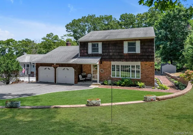 1st image of 17 Broadview Ave, Smithtown, NY 11754 | MLS# 1015310