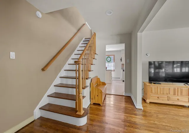 2nd image of 17 Broadview Ave, Smithtown, NY 11754 | MLS# 1015310