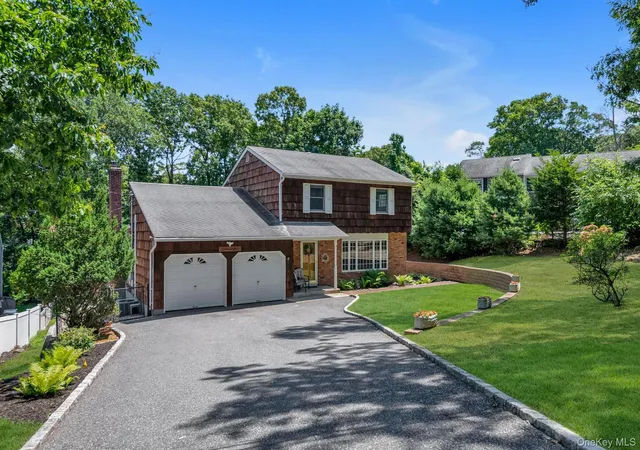 27th image of 17 Broadview Ave, Smithtown, NY 11754 | MLS# 1015310
