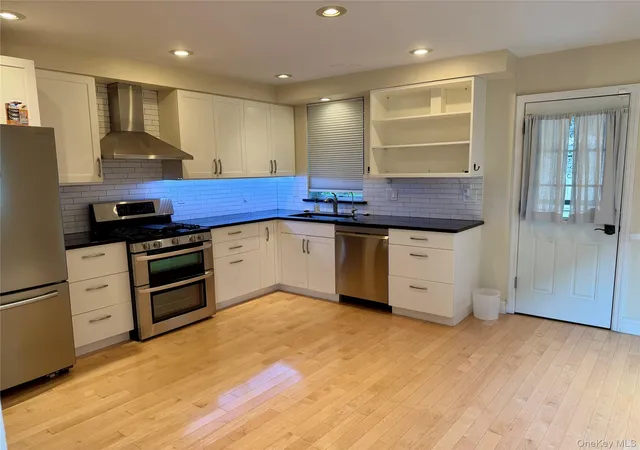 Photo 4 of Sale Pending at 19323 Station Rd, Flushing, NY 11358 | MLS# 1015320 | Listing updated on 2026-07-25