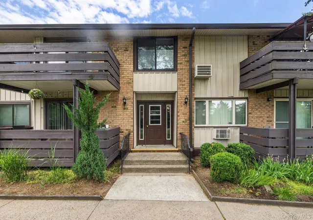Homes for sale in Clarkstown, NY | 76 Sierra Vista Ln, Clarkstown, NY 10989 | MLS# 1015324