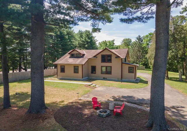 Homes for sale in Hyde Park, NY | 11 Kessler Dr, Hyde Park, NY 12538 | MLS# 1015335