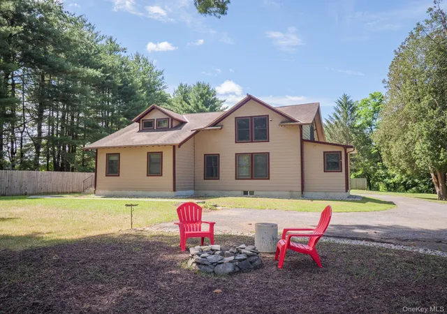 Homes for sale in Hyde Park, NY | 11 Kessler Dr, Hyde Park, NY 12538 | MLS# 1015335