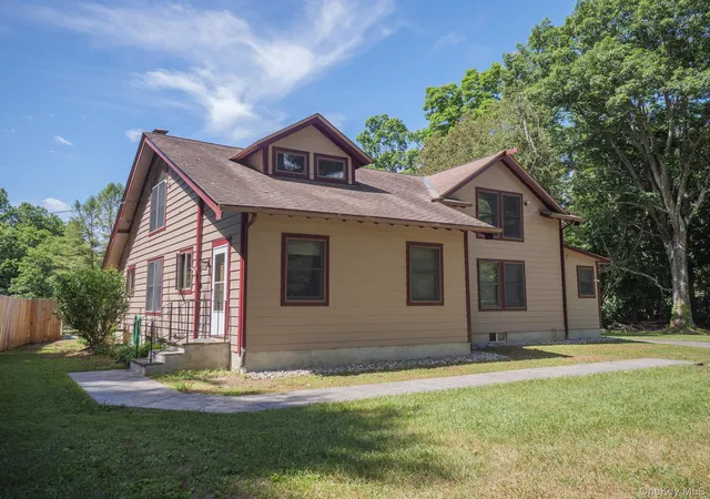 Homes for sale in Hyde Park, NY | 11 Kessler Dr, Hyde Park, NY 12538 | MLS# 1015335